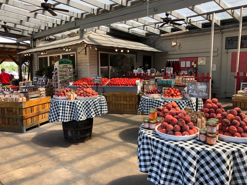 Witten Farm Market and Bakery, Columbus