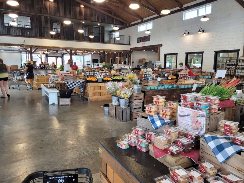 Witten Farm Market and Bakery, Columbus