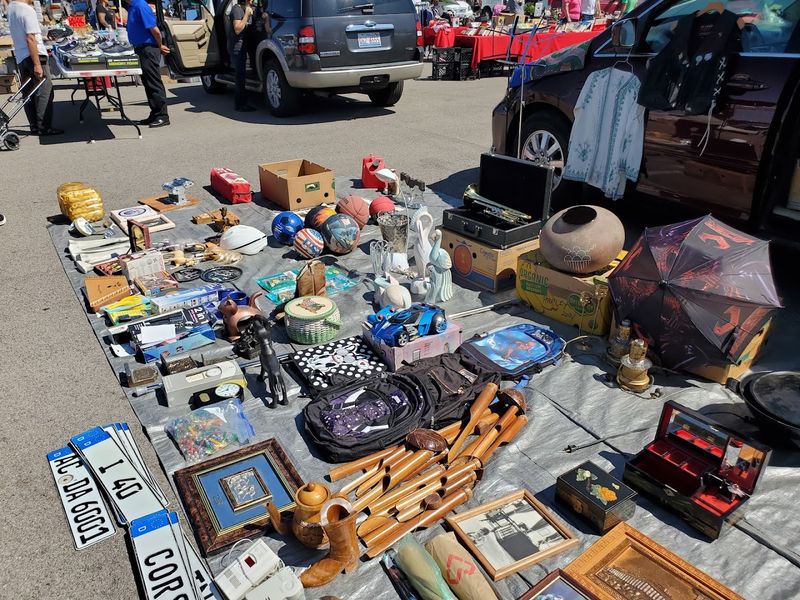 Wolff's Flea Market (Rosemont)