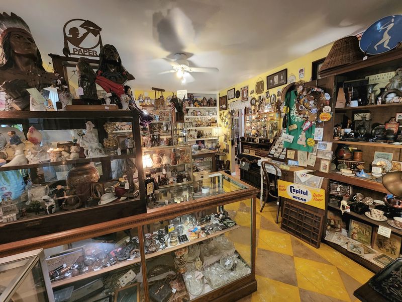 Wonderland Antiques, Eureka Springs Wonderland Antiques, Eureka Springs
