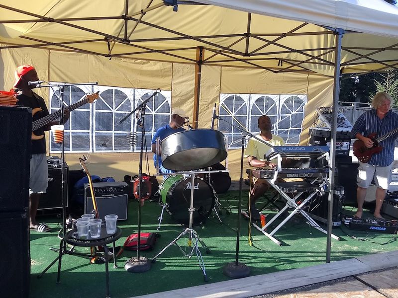 Saturday Live Music Glow