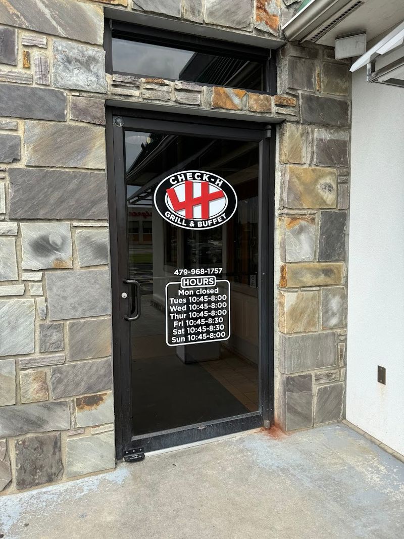 Check H Grill & Buffet, Russellville