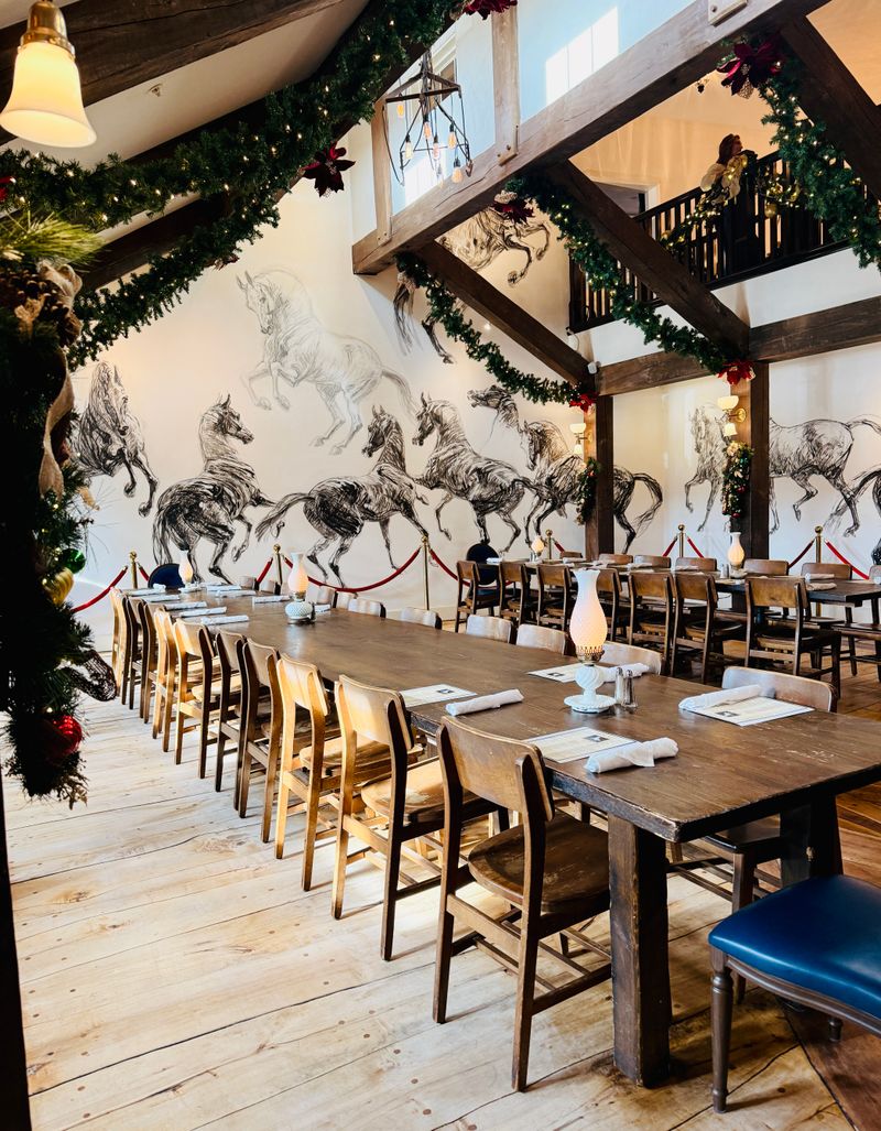 The White Horse Inn, Metamora