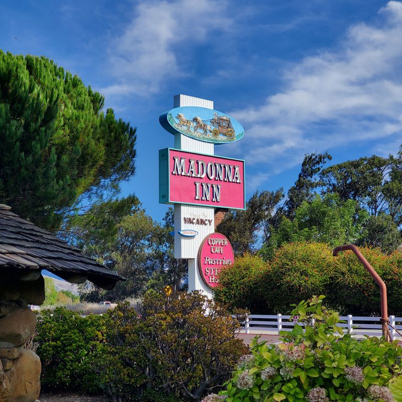 Madonna Inn (Copper Cafe & Gold Rush Steak House) – San Luis Obispo