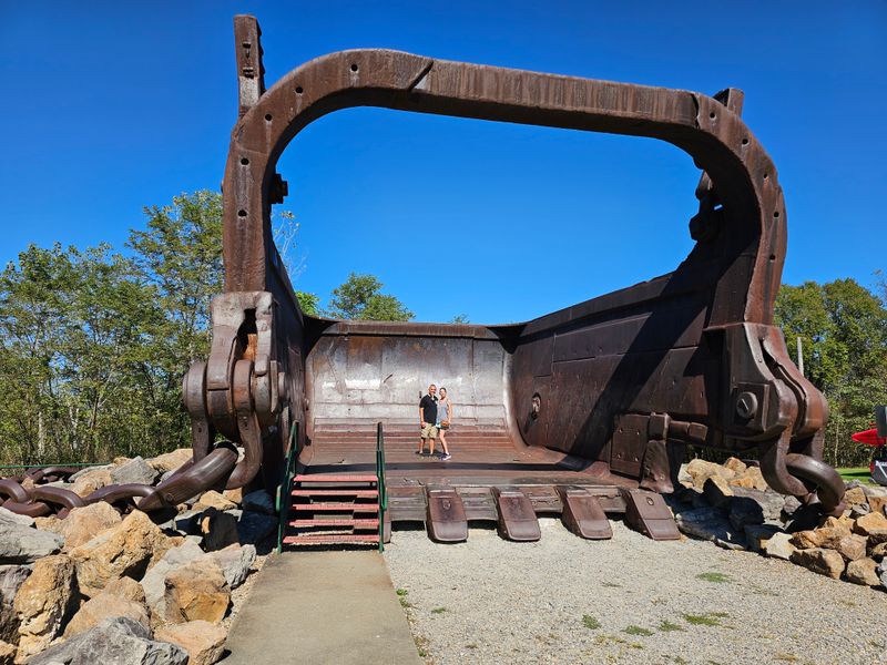Big Muskie's Bucket, Miners' Memorial Park