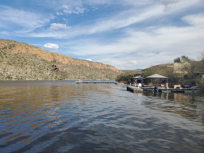 Canyon Lake Marina Amenities