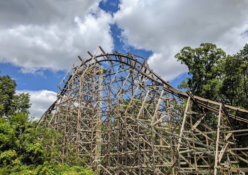 World-Class Roller Coasters That Redefine Ozark Thrills