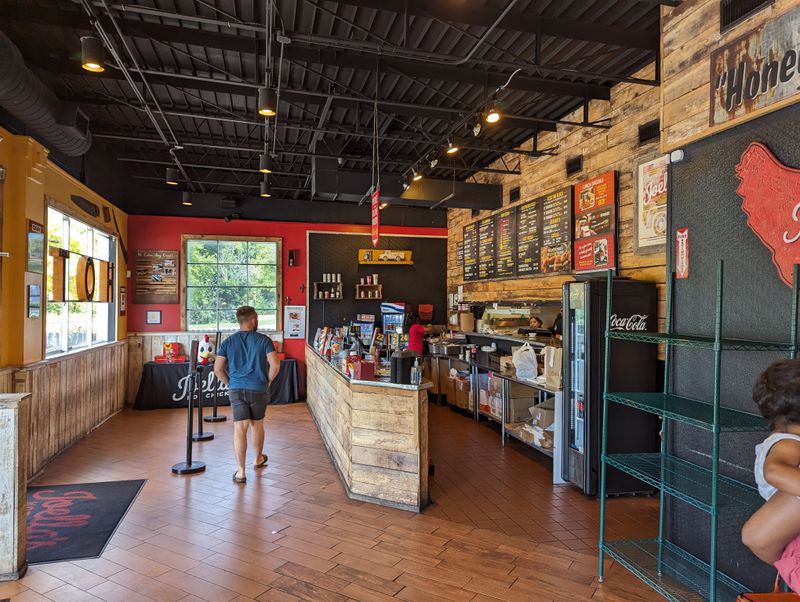 Joella's Hot Chicken