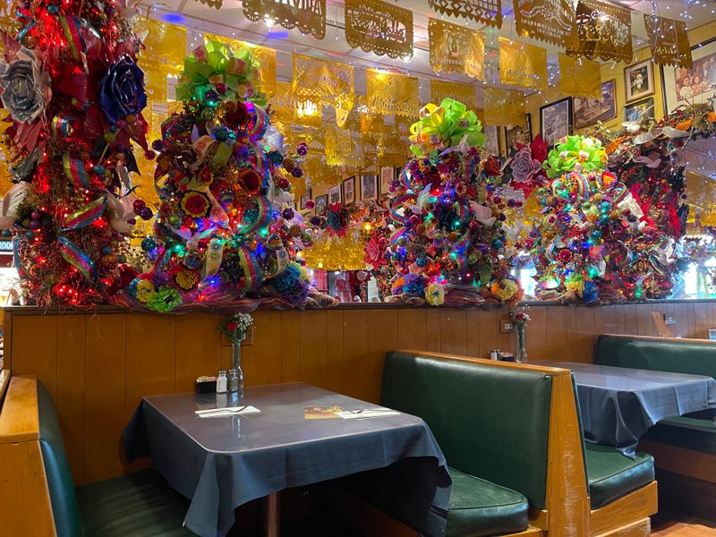 Mi Tierra Café y Panadería – San Antonio