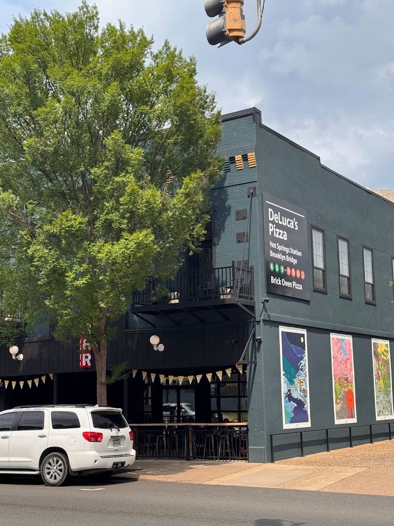 DeLuca's Pizza, Hot Springs