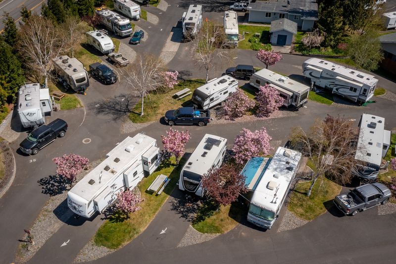 Hood River (Columbia River Gorge Basecamp)