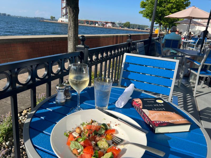 Lakeside Location Creates Unbeatable Freshness