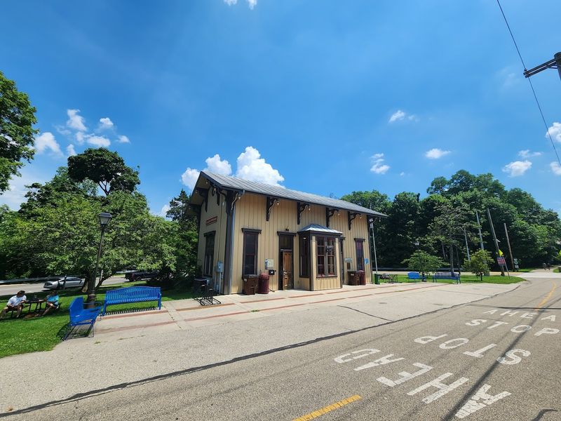 Yellow Springs Station, Yellow Springs