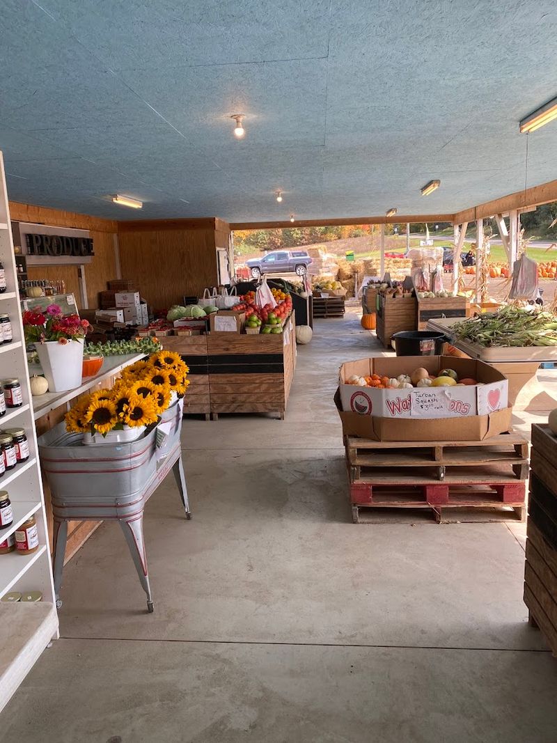 Ruggles Farm Market, White Lake