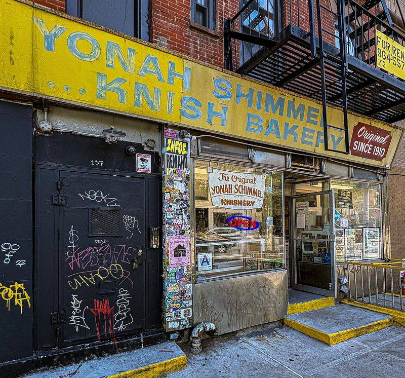 Yonah Schimmel's Knish Bakery
