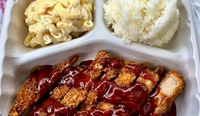 Iolani's Plate Lunch - Hawaiian Comfort Food Bliss