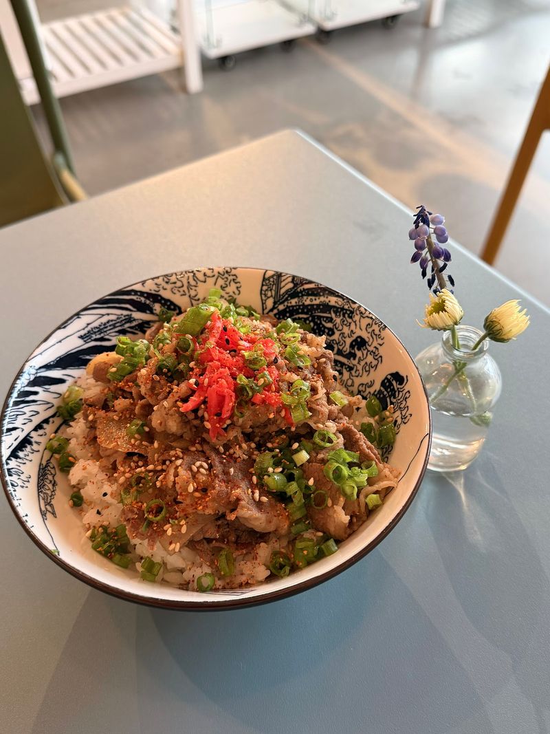 You Can Eat A Full Japanese Lunch Without A Reservation