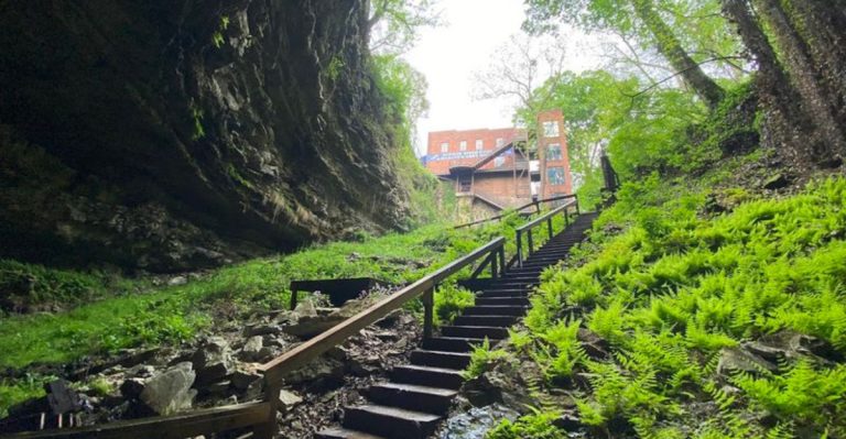You Can Spend An Entire Day Exploring This Underground Wonder In Kentucky