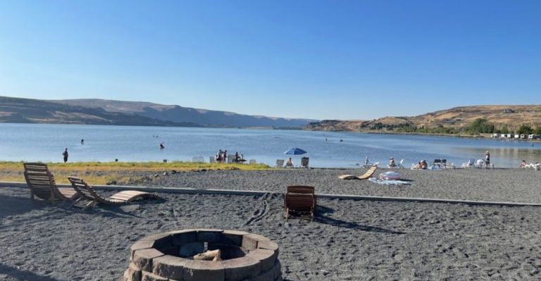You Can’t Help But Fall In Love With This Wonderfully Odd Washington Town