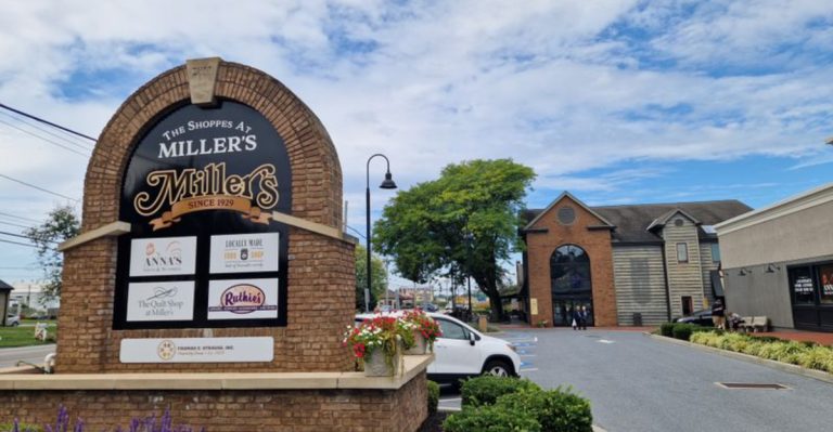 You Can’t Miss This Ultimate PA Dutch Buffet In Pennsylvania