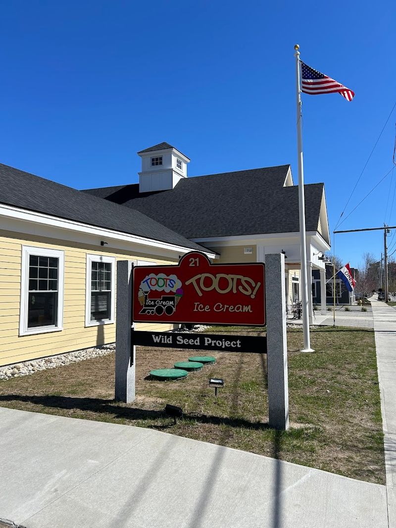 You'll Love This Whimsical Ice Cream Train Ride In Maine