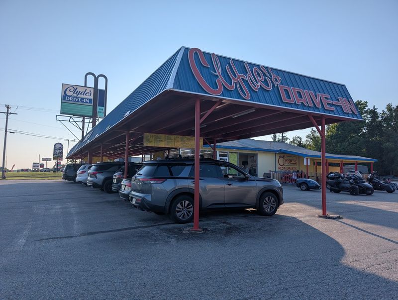 Your Car Becomes The Dining Room The Moment You Park