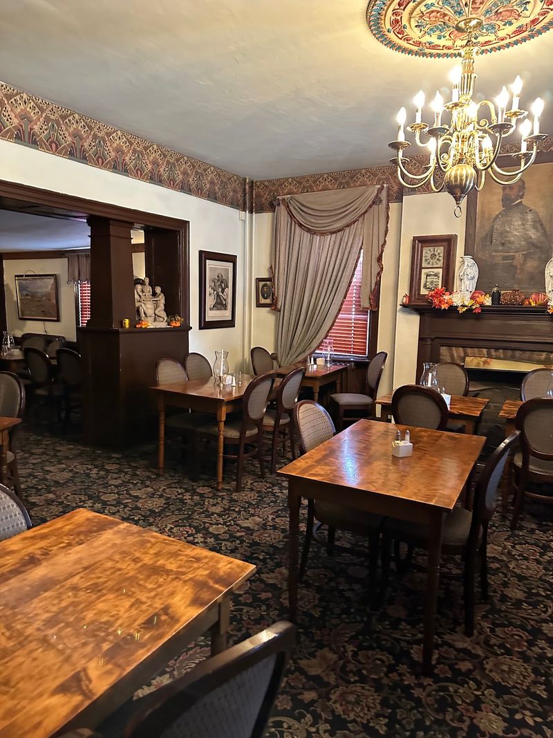 Your Dinner Server Might Be Dressed For 1863 Your Dinner Server Might Be Dressed For 1863