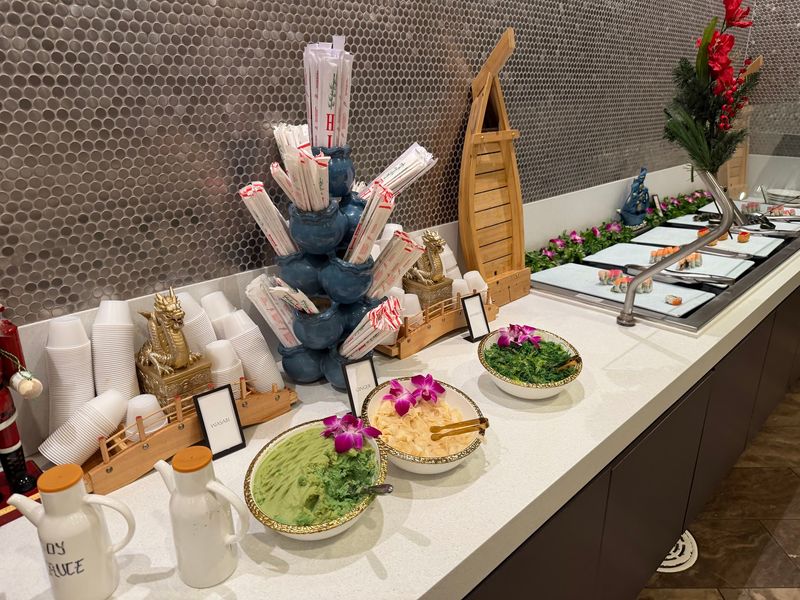 Your Sushi Hand Roll Gets Made Right On The Spot