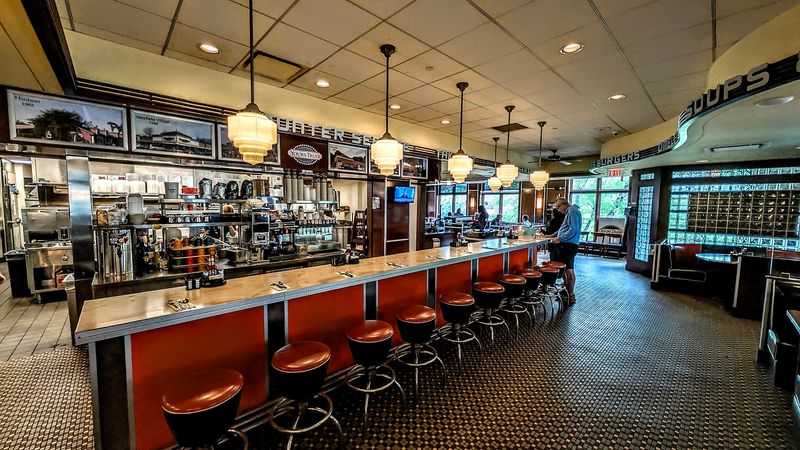 Yours Truly Restaurant Rockside, Valley View