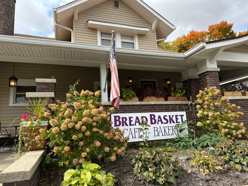 The Bread Basket Café & Bakery – Danville