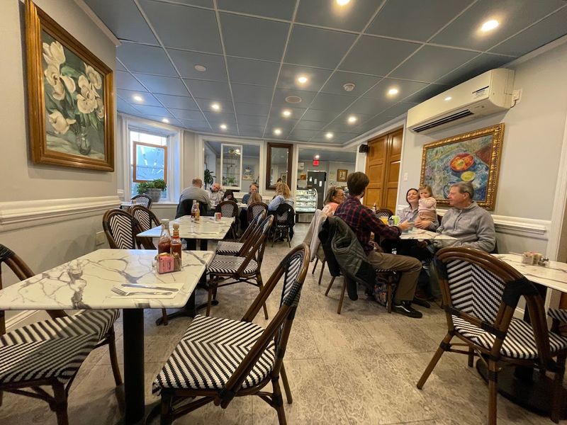 Zakes Café, 444 S Bethlehem Pike, Fort Washington, PA 19034