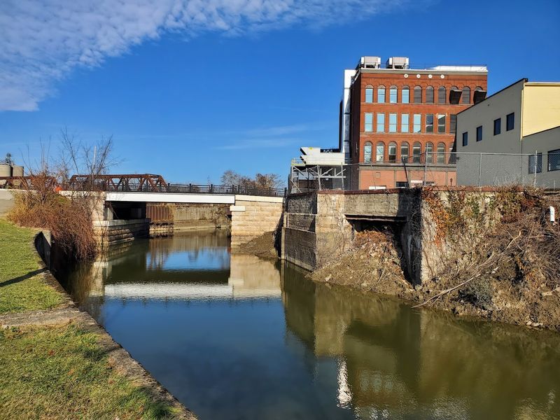 Zanesville Lock and Dam No. 10, Zanesville