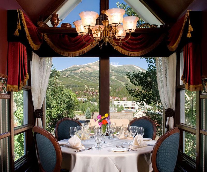 Local Breckenridge Cozy Choice – Hearthstone Restaurant