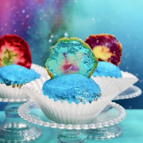 https://everafterinthewoods.com/wp-content/uploads/agate-geode-candy-cupcake-topper-7-500x500.jpg