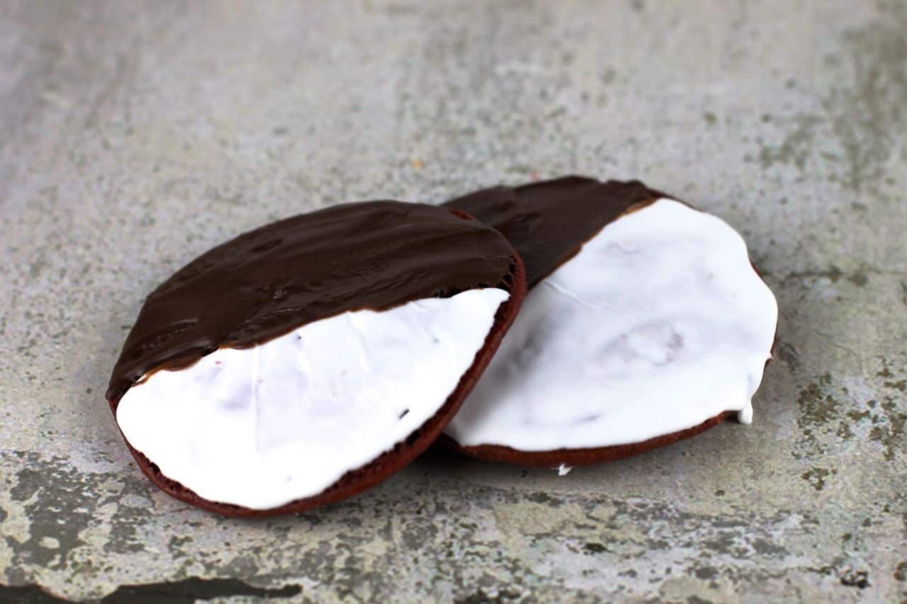 how to make a bakery style black and white cookie recipe