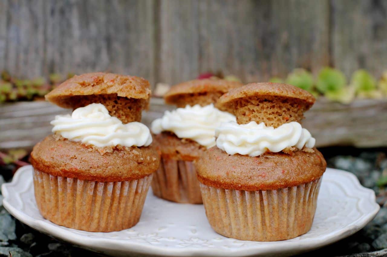 how to make carrot cakes from scratch