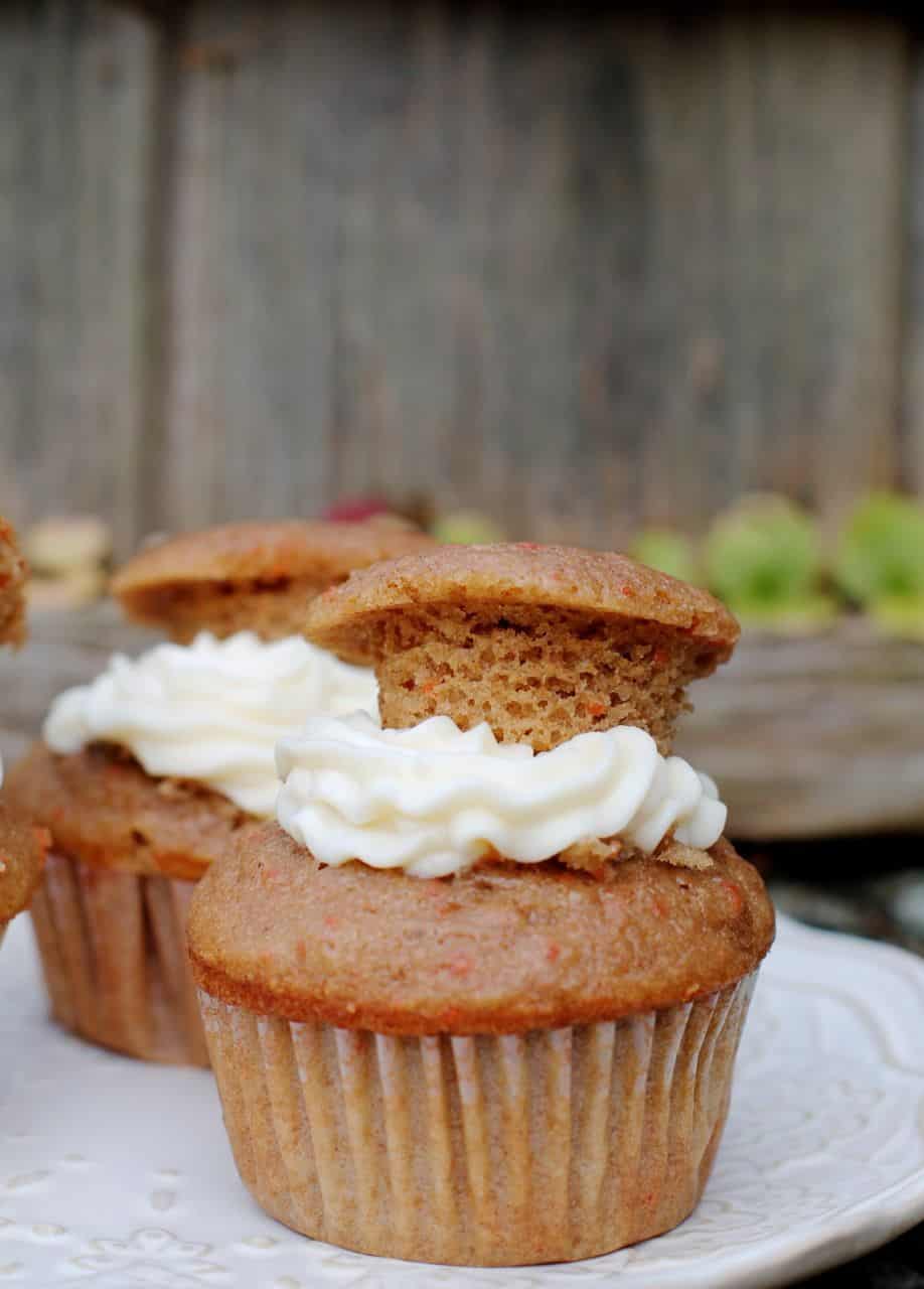 super cute carrot cakes fall spring baking