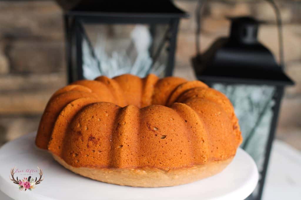 this Spiced Chai Pound Cake recipe is the ultimate cake recipe