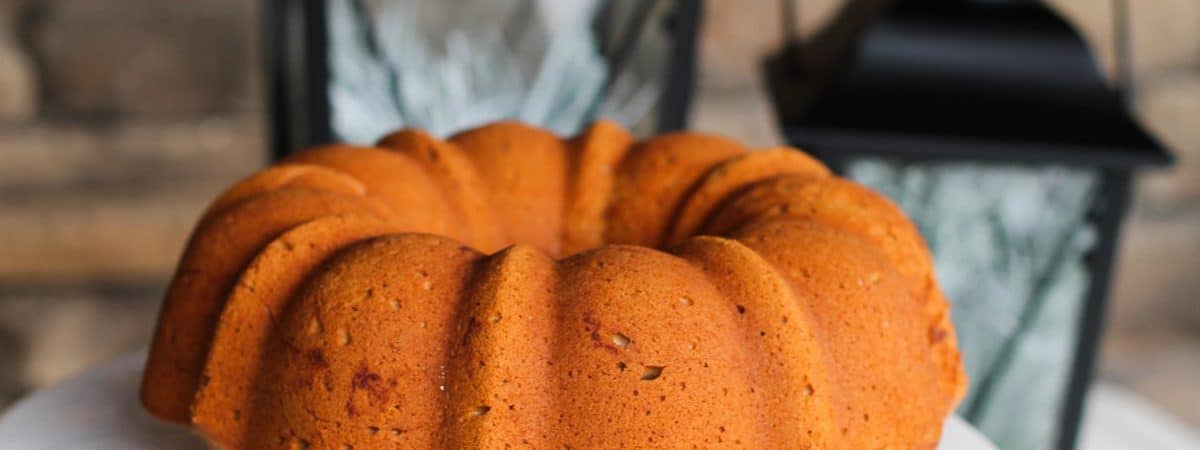 this Spiced Chai Pound Cake recipe is the ultimate cake recipe