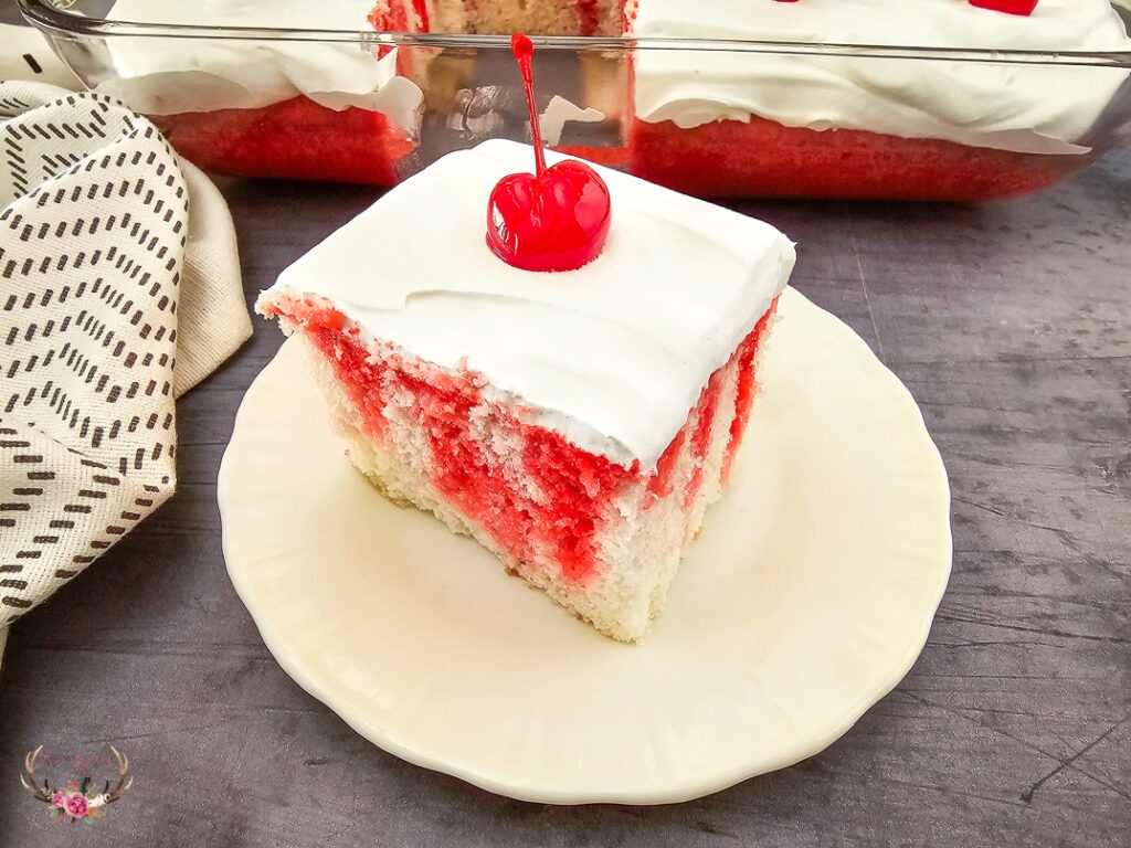 cherry jell-o poke cake