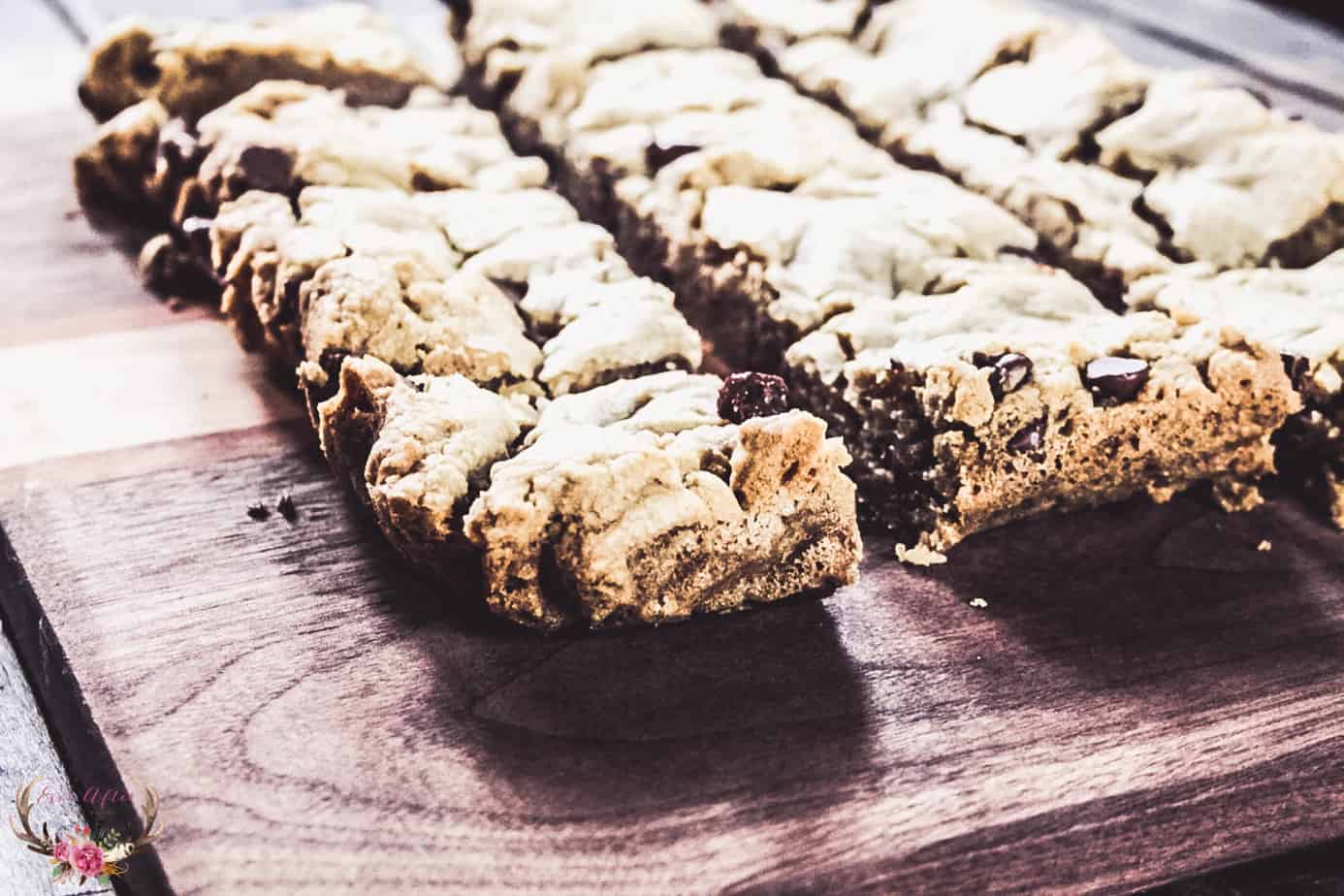 easy chewy chocolate chip cookie bars