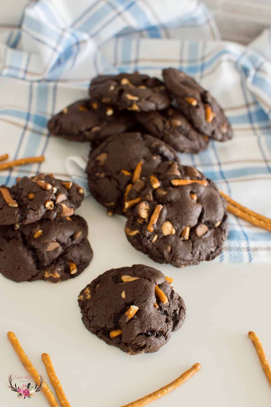 Salty Sweet Caramel Pretzel Cookies