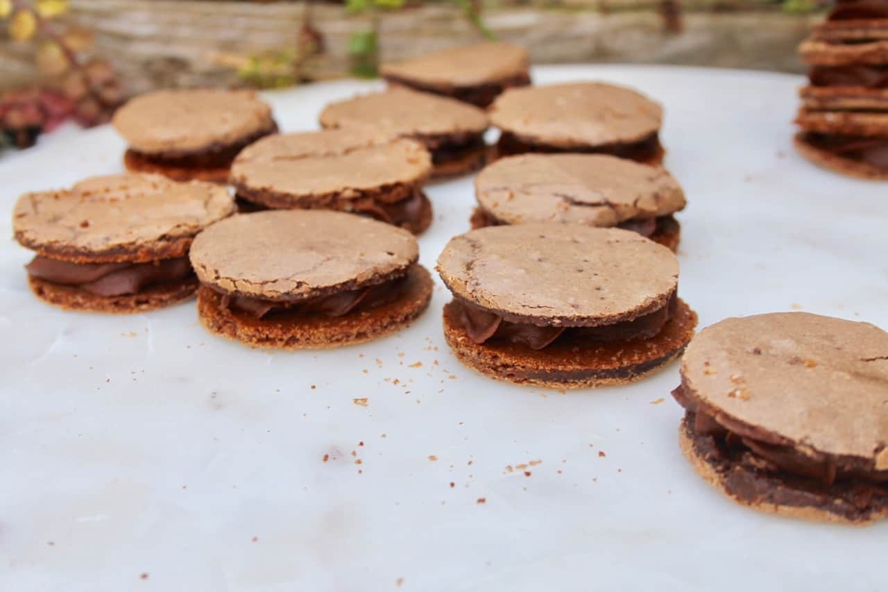 easy chocolate filled cookies