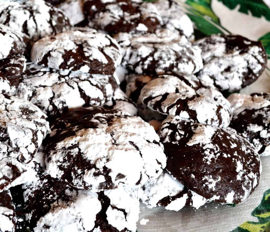 chocolate crinkle cookie recipe from scratch with powdered sugar