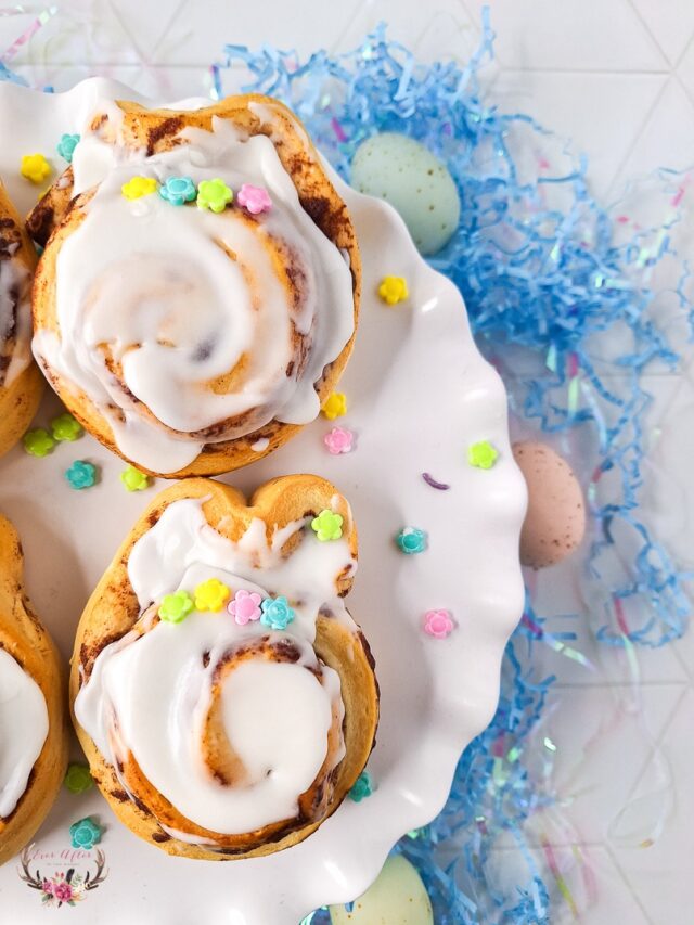 Easy Easter Breakfast Idea – Cinnamon Roll Bunnies