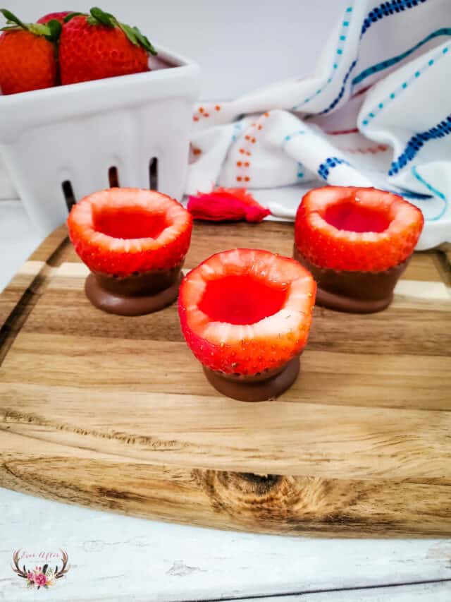 cropped-strawberry-jello-shots-12.jpg