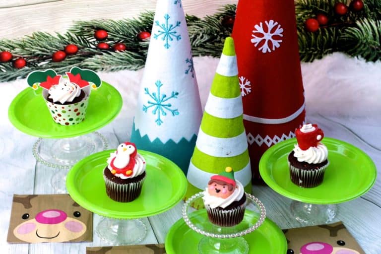 Easy Holiday Cupcakes for the Classroom and beyond!
