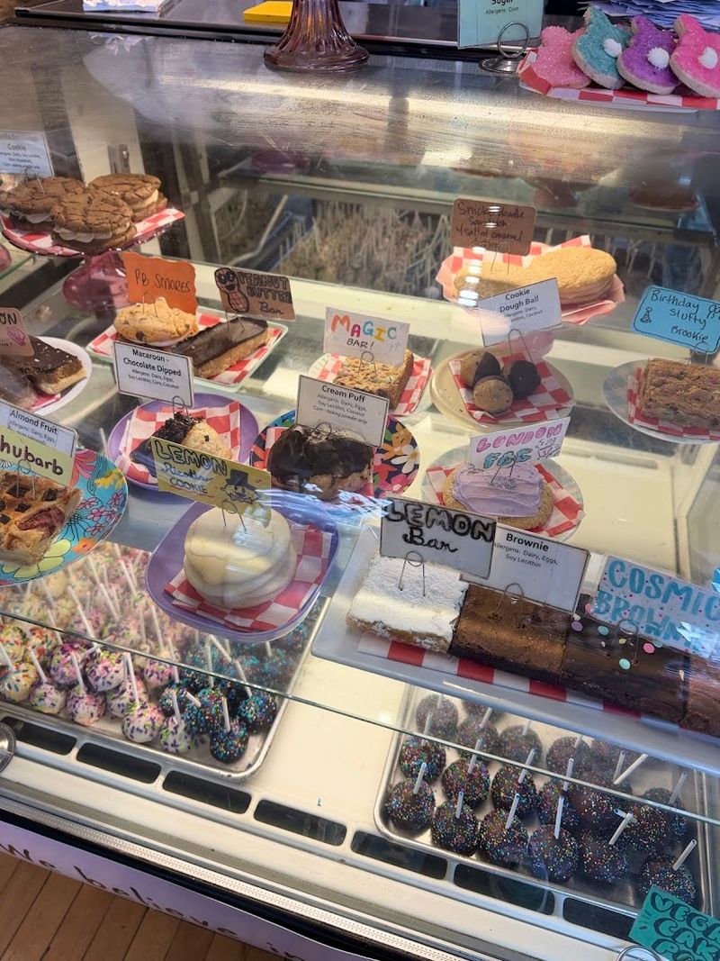 defloured: A Gluten Free Bakery
