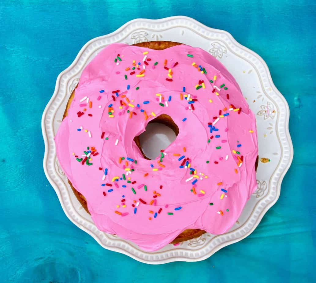 how to make a big donut cake for birthday party