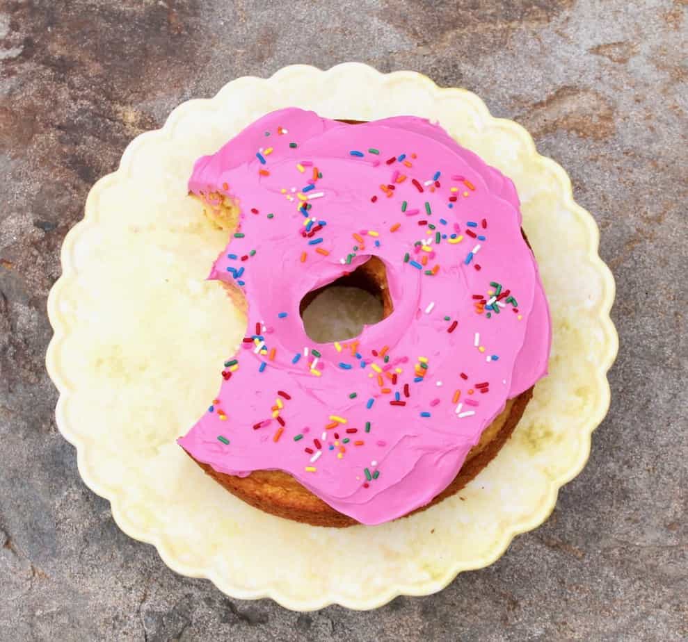 how to make a big donut cake for birthday party
